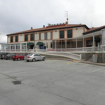 Hostal Las Fuentes Arévalo Екстериор снимка